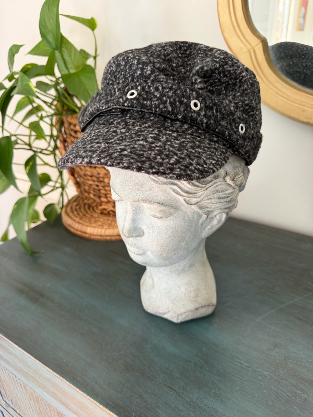 Magid Hats Tweed Baker Boy Newsboy Cap Charcoal Gray Black Wool Blend Style